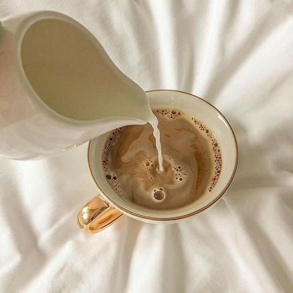 Meet your Posher, Hailee - Picture 1 of 1